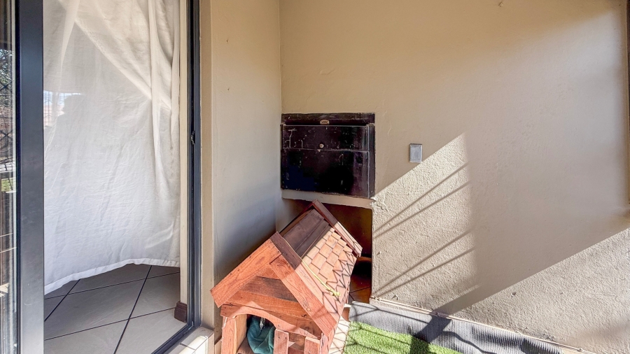 To Let 2 Bedroom Property for Rent in Melodie North West